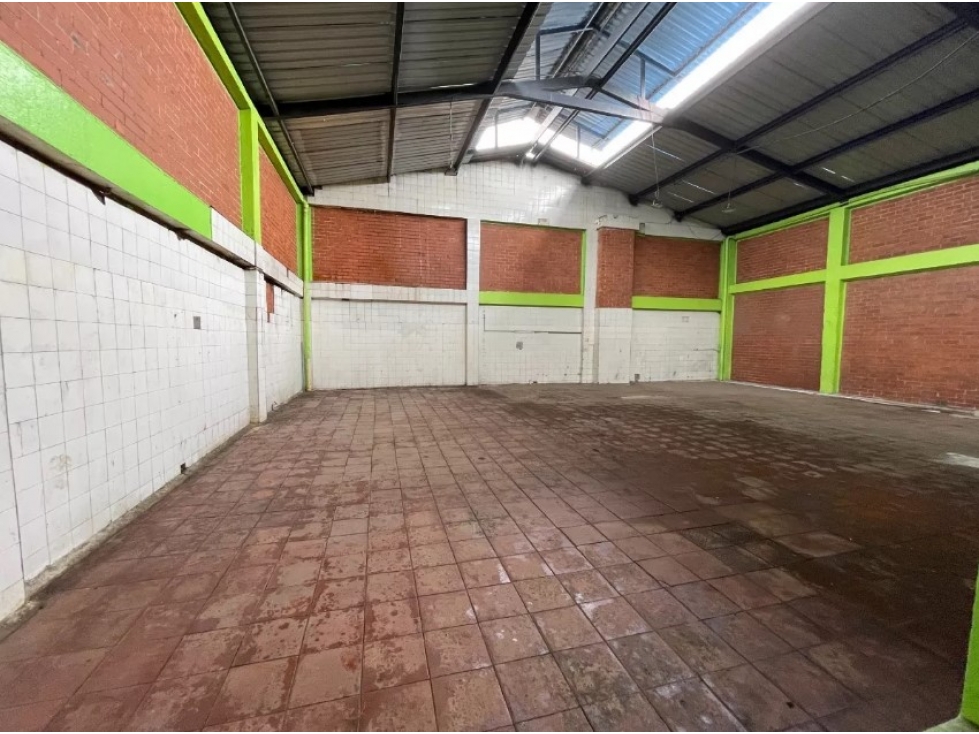 ARRIENDO BODEGA 350 m² PENSILVANIA PUENTEN ARANDA