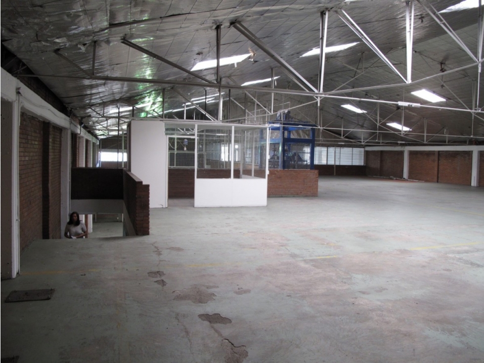 ARRIENDO BODEGA 1.460 m² ZONA INDUSTRIAL DE PUENTE ARANDA — foto 6