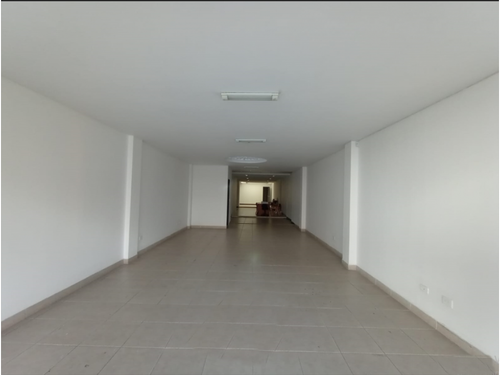 ARRIENDO MAGNIFICO LOCAL VITRINA 274 m² SANTA BÁRBARA - 1