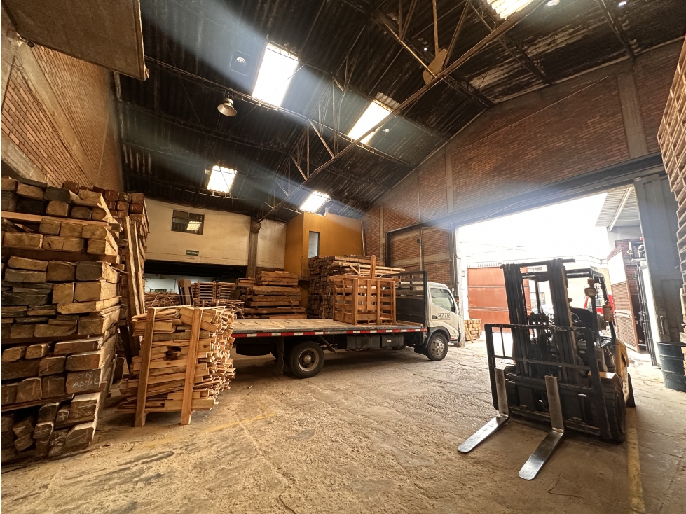 BODEGA DE 1.274 M² EN GORGONZOLA, PUENTE ARANDA — foto 6