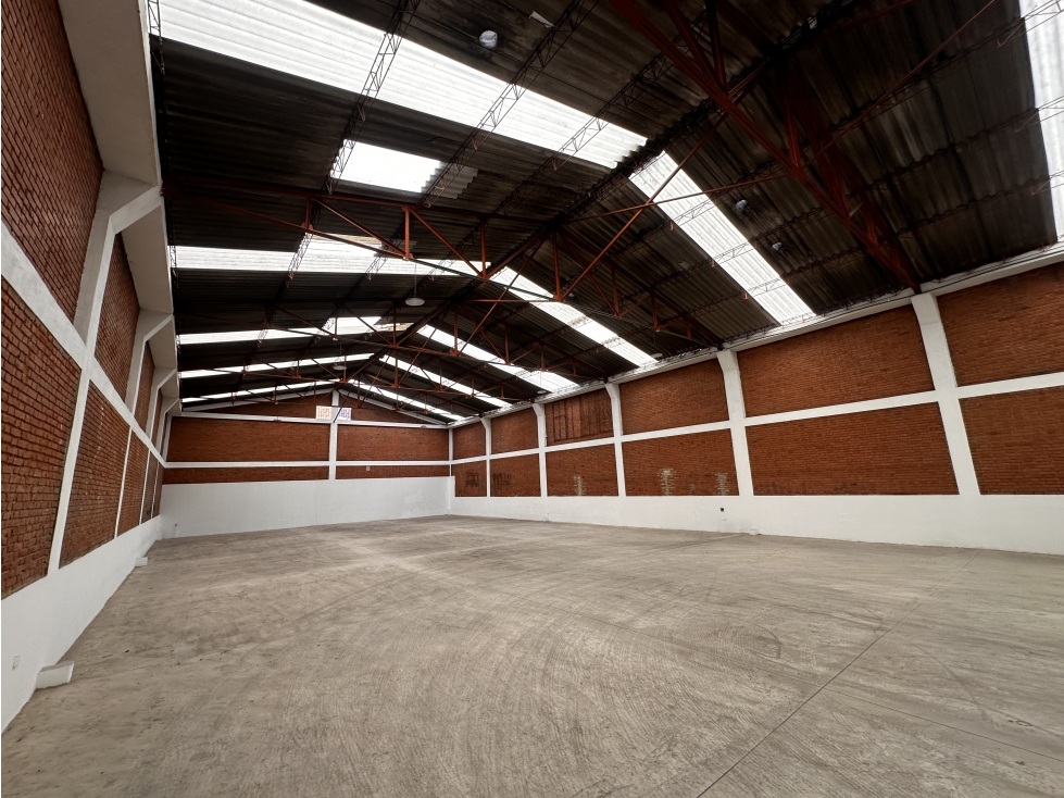 BODEGA DE 554 M² SOBRE AV. PRINCIPAL, BARRIO SANTANDER — foto 6