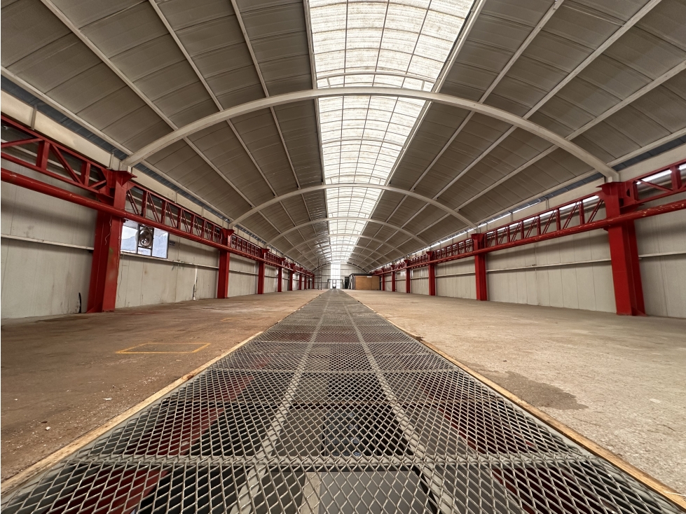 BODEGA DE 1.800 M² ZONA COMERCIAL E INDUSTRIAL DEL BARRIO RICAURTE