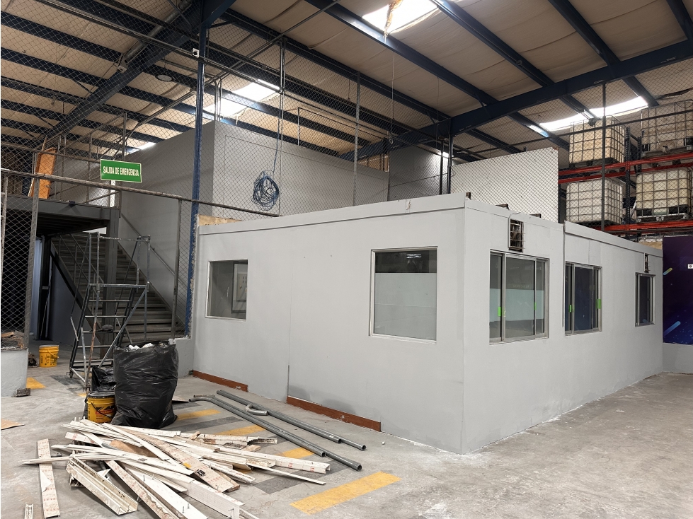 BODEGA DE 2.220 M² EN ENGATIVÁ — foto 3