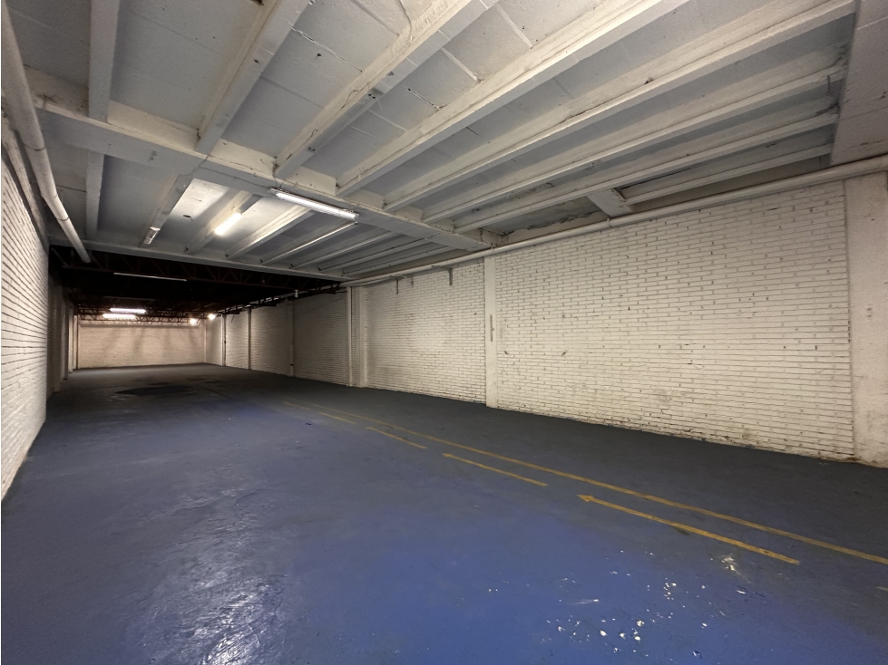 BODEGA DE 535 M² ZONA INDUSTRIAL ALAMOS. CARGA ELECTRICA 300 KVA