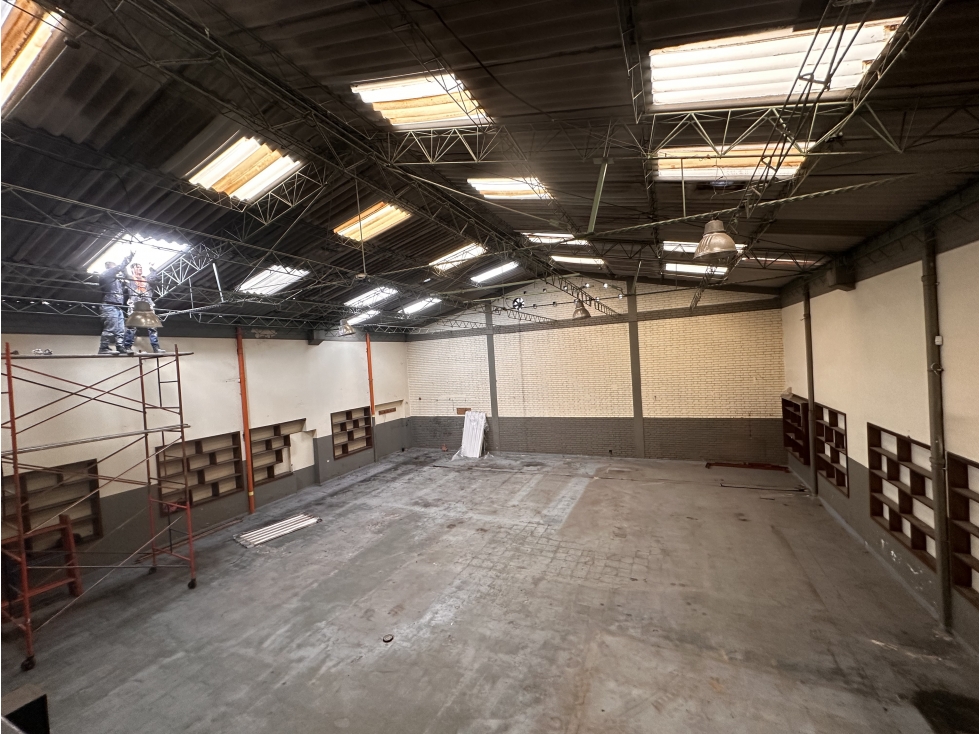 BODEGA INDUSTRIAL DE 570 m². CENTRO INDUSTRIAL, PUENTE ARANDA — foto 6