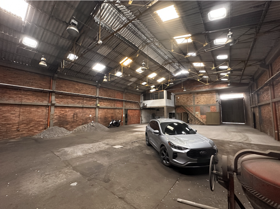 Bodega Industrial de 1.000 m² en Puente Aranda - Carga Eléc. 100 KVA — foto 3