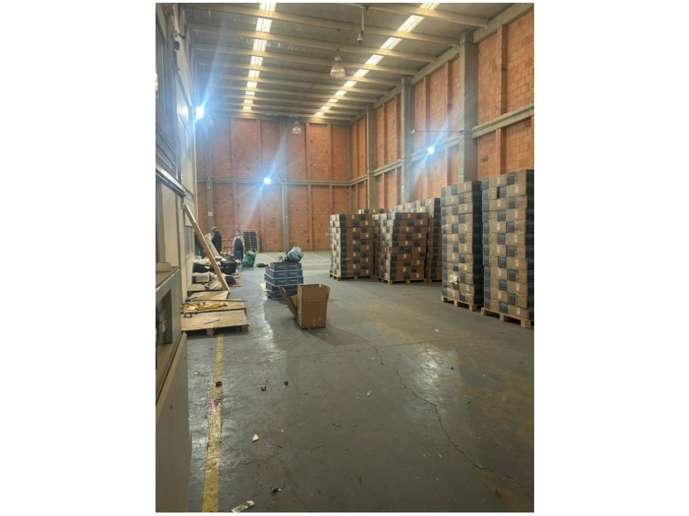ARRIENDO BODEGA 668 M² PARQUE INDUSTRIAL CALLE 80 - SIBERIA - 3
