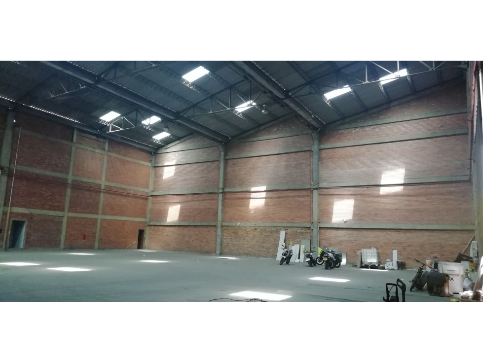 ARRIENDO BODEGA INDUSTRIAL DE 1.350 M² EN ZIPAQUIRÁ - 3