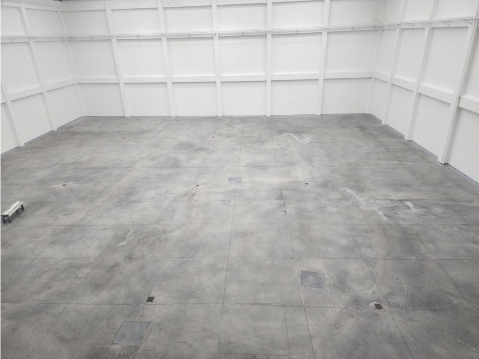 VENTA BODEGA 1.965 M² PUENTE ARANDA - 6