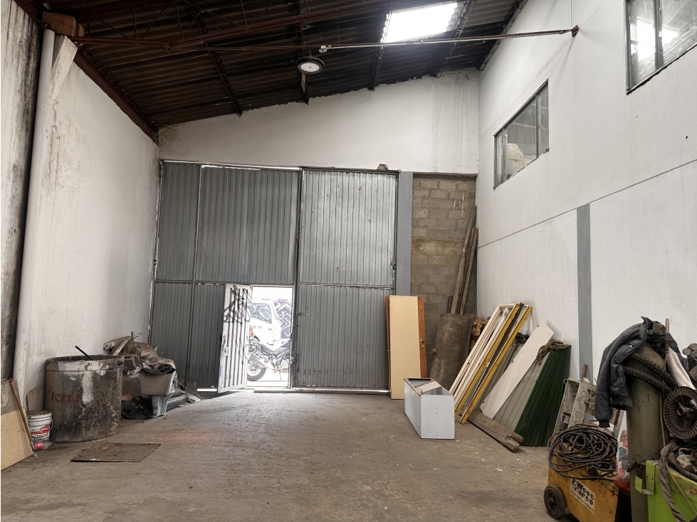 BODEGA DE 810 M² EN ZONA INDUSTRIAL DE ENGATIVÁ — foto 6