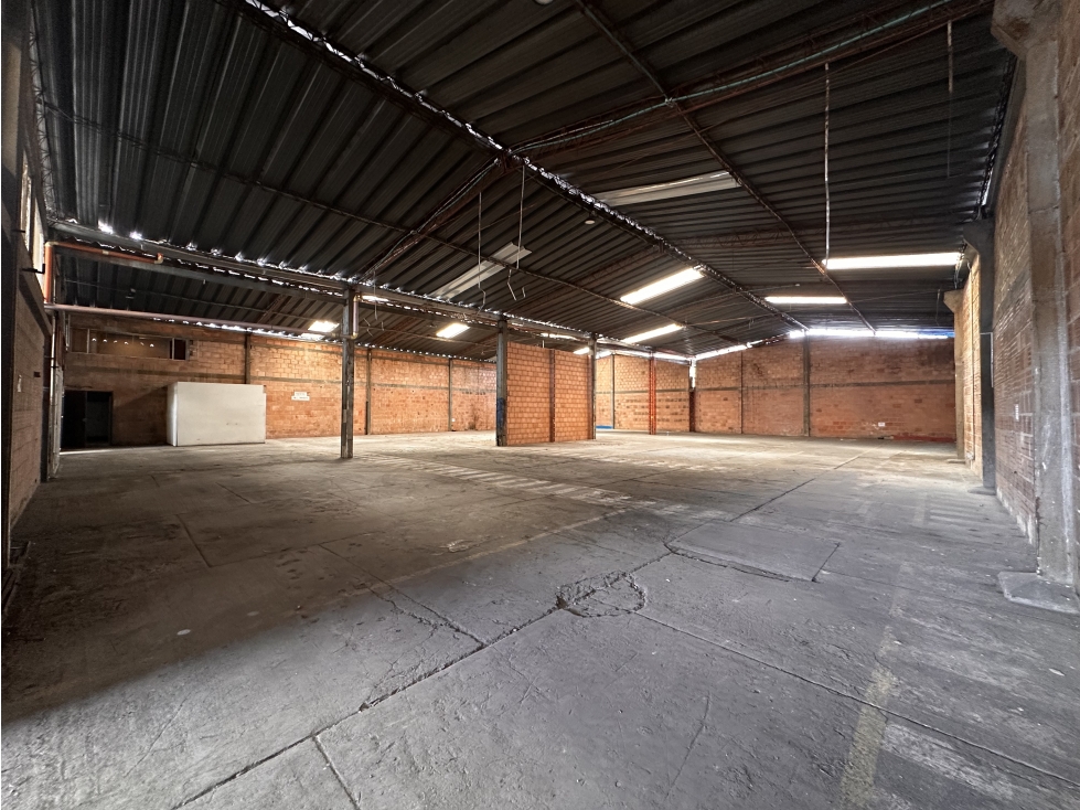 BODEGA DE 2.000 M² , LA FRAGUITA — foto 4
