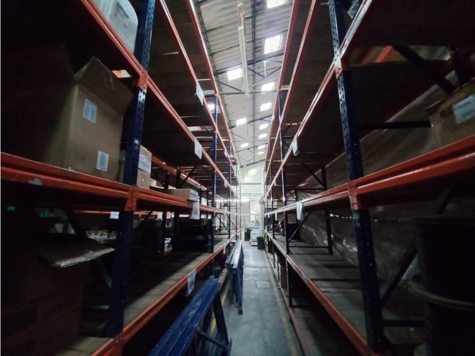BODEGA DE 650 m² EN PUENTE ARANDA - 6