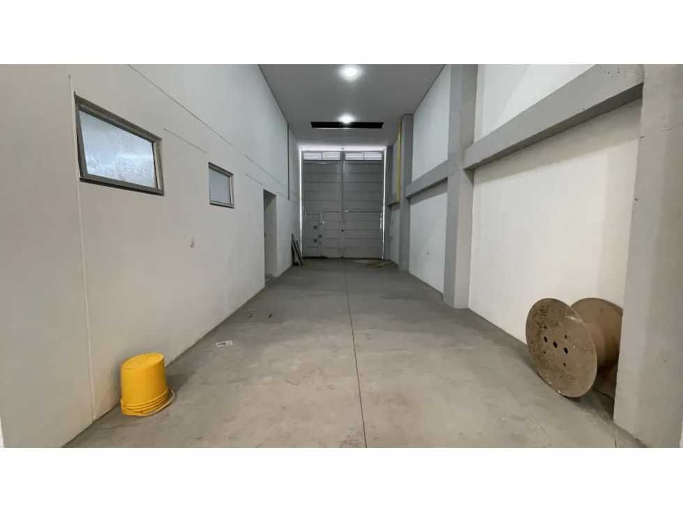 ARRIENDO BODEGA COMERCIAL DE 432 M² EN FONTIBÓN — foto 6