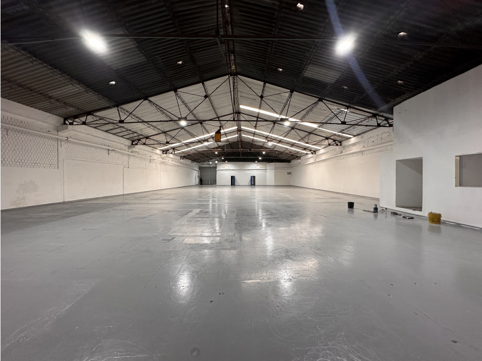 BODEGA 1.000 M² ZONA INDUSTRIAL PUENTE ARANDA. CARGA ELÉCTRICA 220 KVA — foto 5