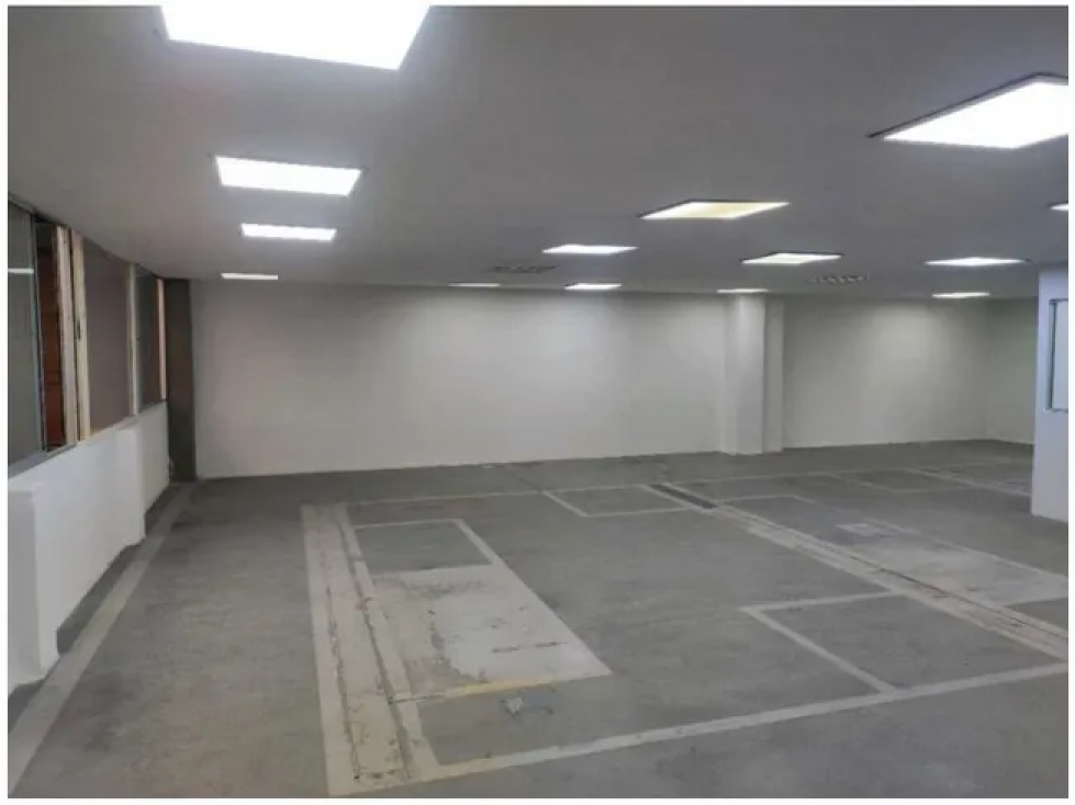 BODEGA DE 1.200 M² EN MONTEVIDEO. CARGA ELÉCTRICA 150 KVA — foto 5