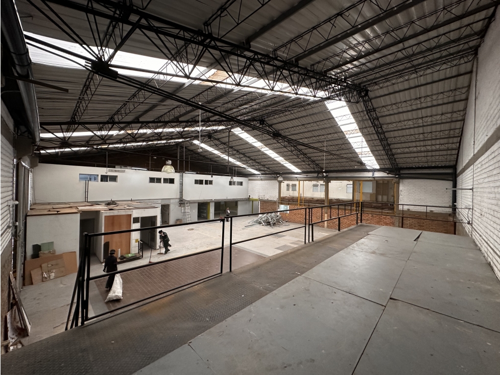 BODEGA DE 3.485 M² EN VENTA/ARRIENDO, FONTIBÓN CERCA AL AEROPUERTO — foto 3