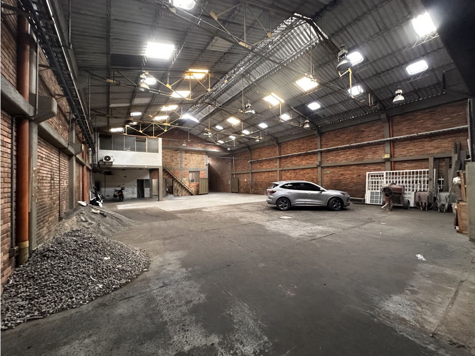 Bodega Industrial de 1.000 m² en Puente Aranda - Carga Eléc. 100 KVA — foto 2