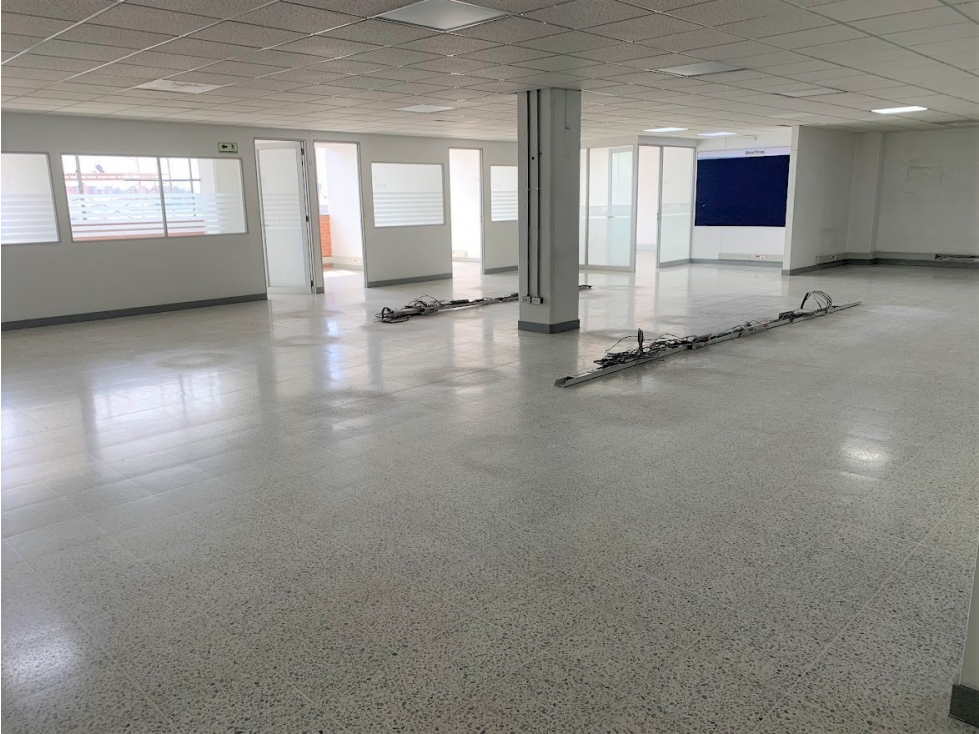 ARRIENDO EDIFICO BODEGA 3.500 m² PUENTE ARANDA