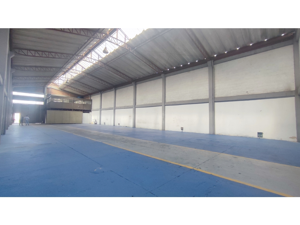 BODEGA DE 600 m² CON 300 KVA EN MONTEVIDEO - 3