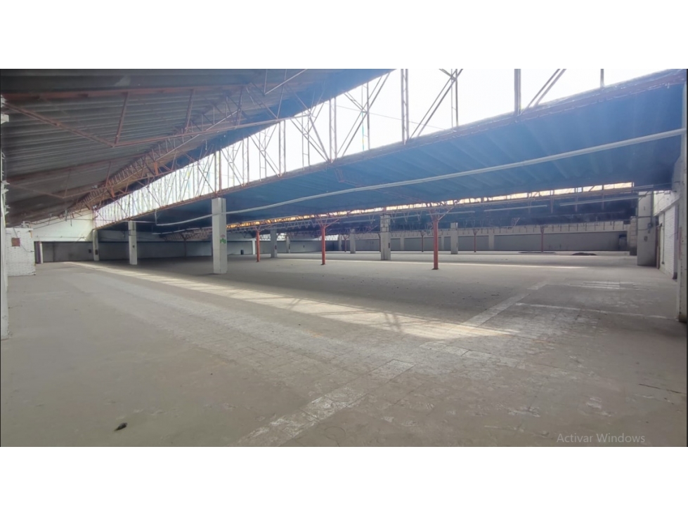 VENDO - ARRIENDO BODEGA 7.500 M² PUENTE ARANADA GORGONZOLA
