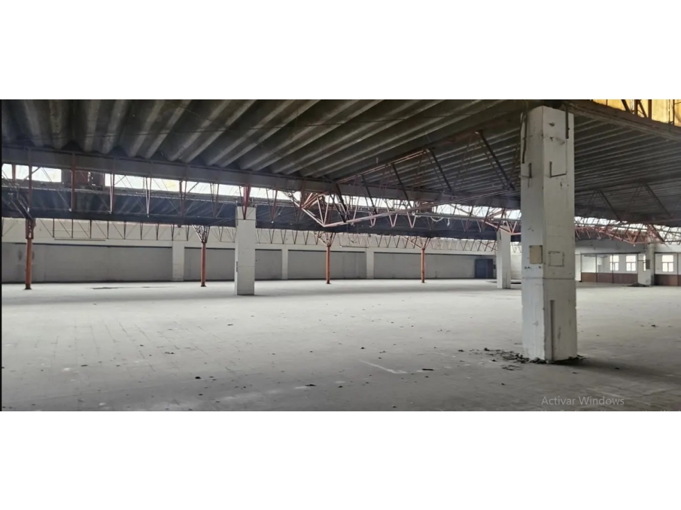 ARRIENDO BODEGA 3.500 M² PUENTE ARANADA GORGONZOLA — foto 4