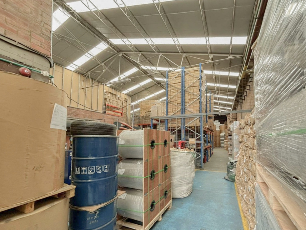 BODEGA DE 820 M² EN ZONA INDUSTRIAL DE MONTEVIDEO