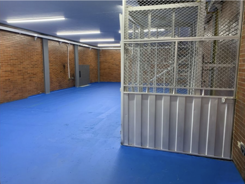 ARRIENDO BODEGA DE 650 M² BARRIO SAN FERNANDO — foto 4