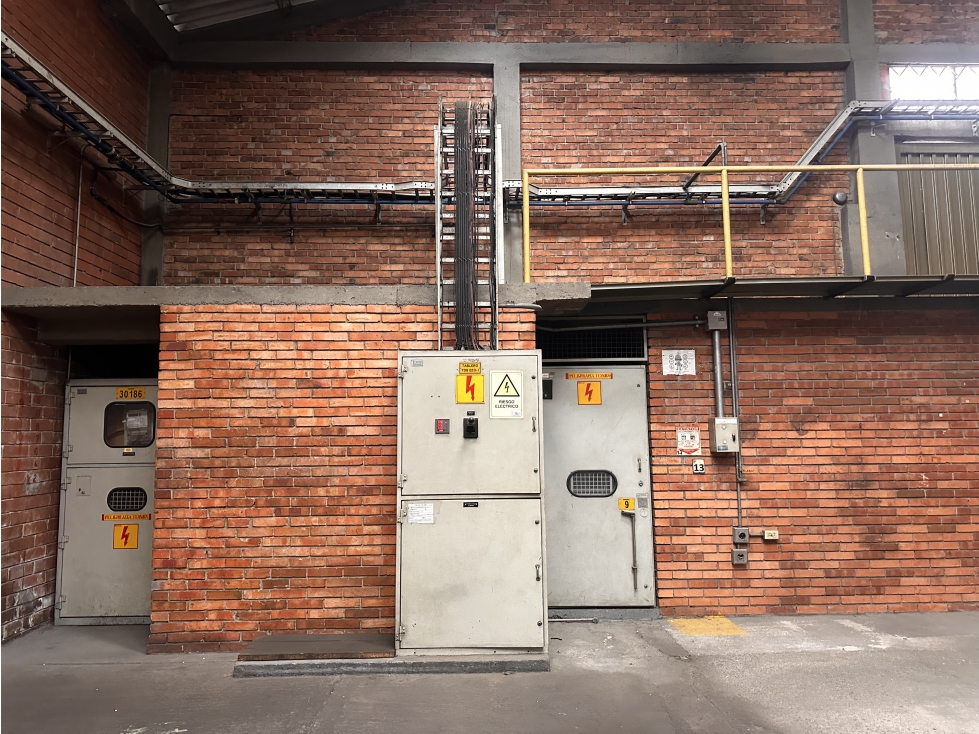 Bodega Industrial de 1.000 m² en Puente Aranda - Carga Eléc. 100 KVA — foto 6