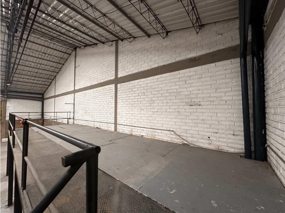 BODEGA DE 3.485 M² EN VENTA/ARRIENDO, FONTIBÓN CERCA AL AEROPUERTO — foto 4
