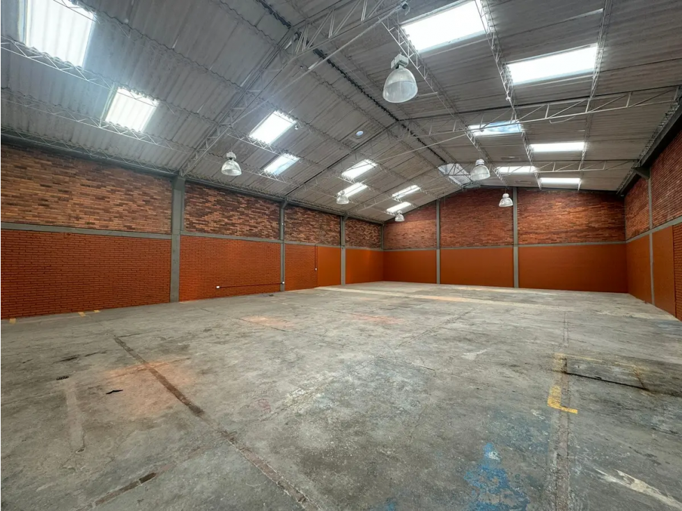 ARRIENDO BODEGA DE 440 m² PUENTE ARANADA — foto 5