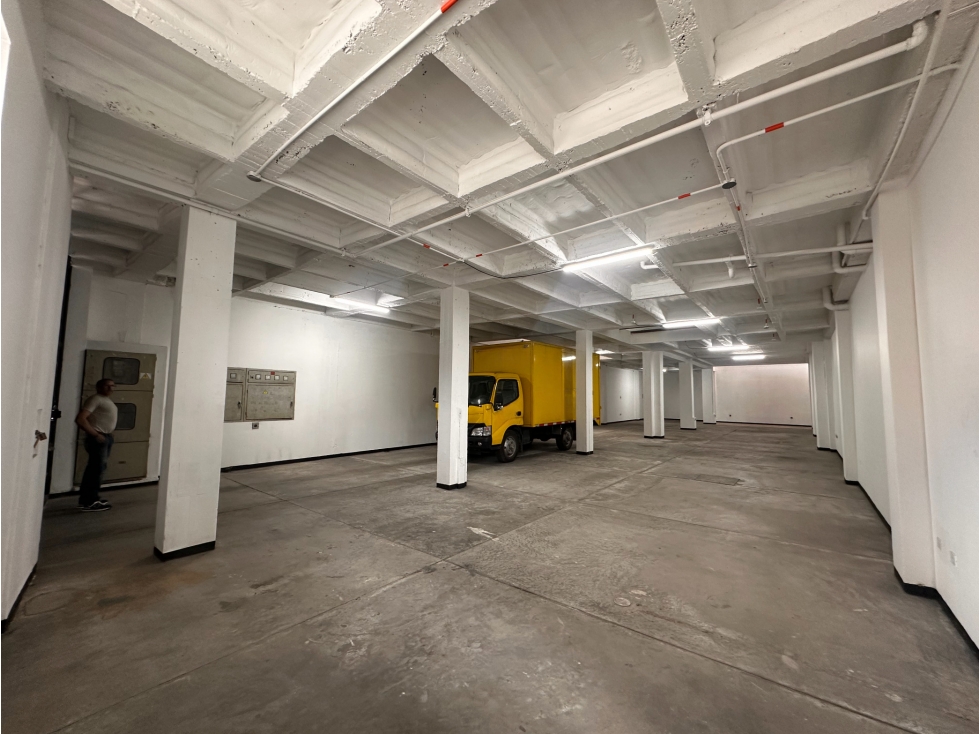 BODEGA DE 845,5 M² BARRIO GAITÁN