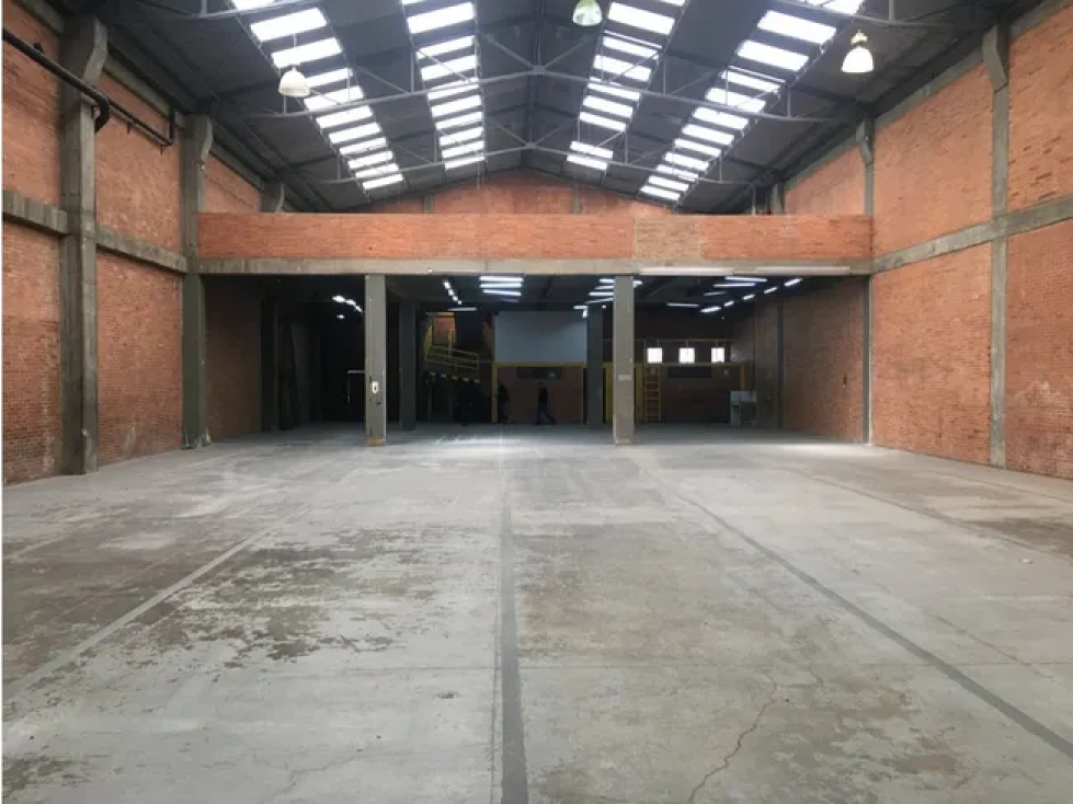 BODEGA DE 1.200 M² EN MONTEVIDEO. CARGA ELÉCTRICA 150 KVA — foto 4