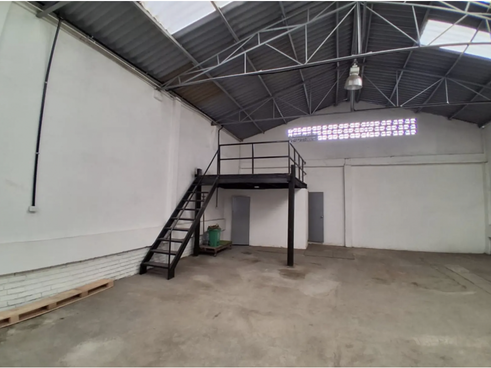 BODEGA DE 280 M² EN PENSILVANIA - PUENTE ARANDA — foto 6