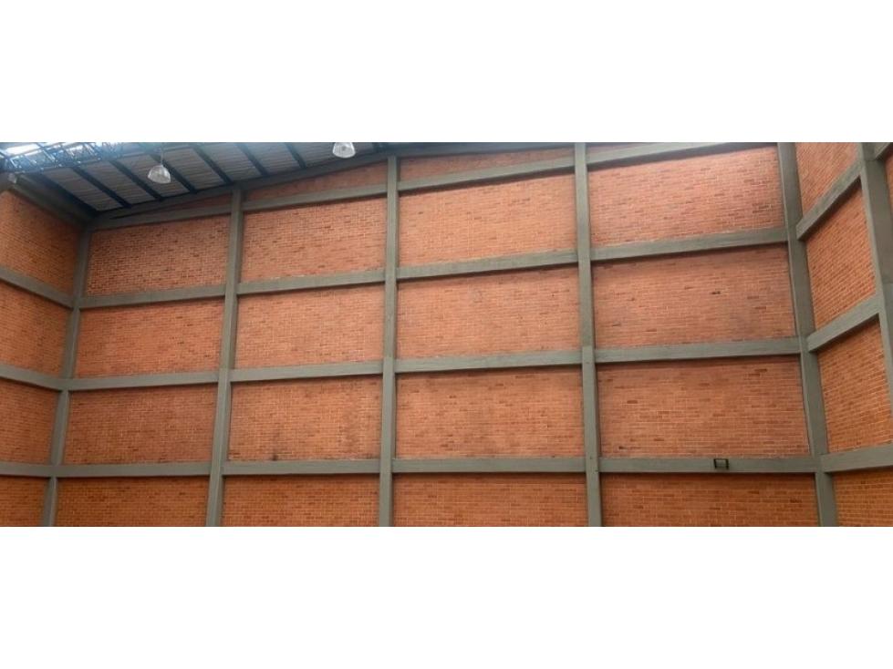 ARRIENDO BODEGA 1.600 m² ZONA INDUSTRIAL FONTIBON - 4