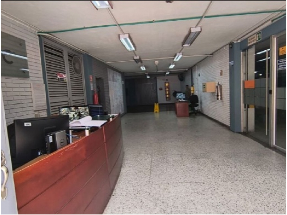 ARRIENDO OFICINAS 4.675 M² LUSITANIA — foto 2