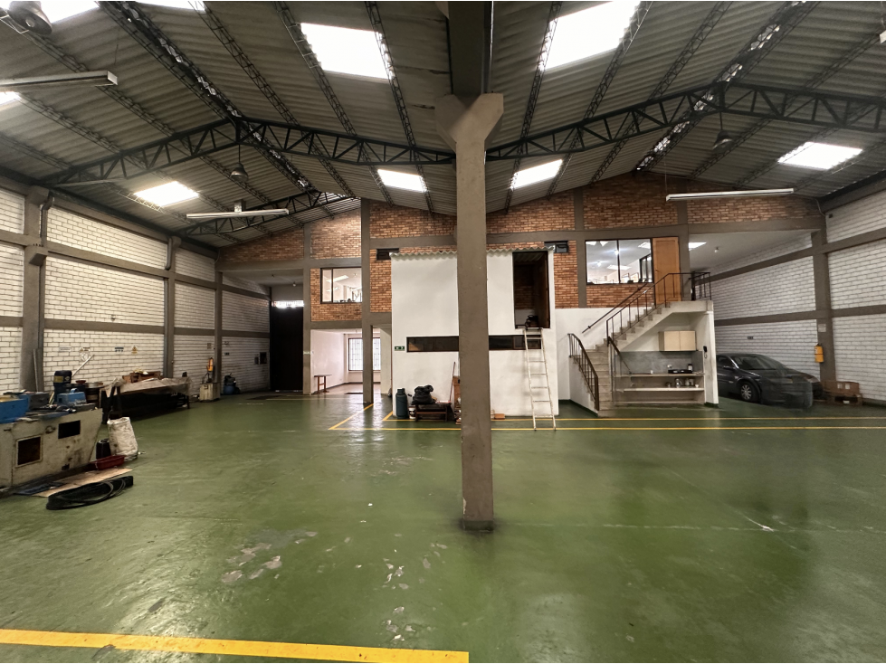 BODEGA DE 726,6 M² ORTEZAL, PUENTE ARANDA — foto 5