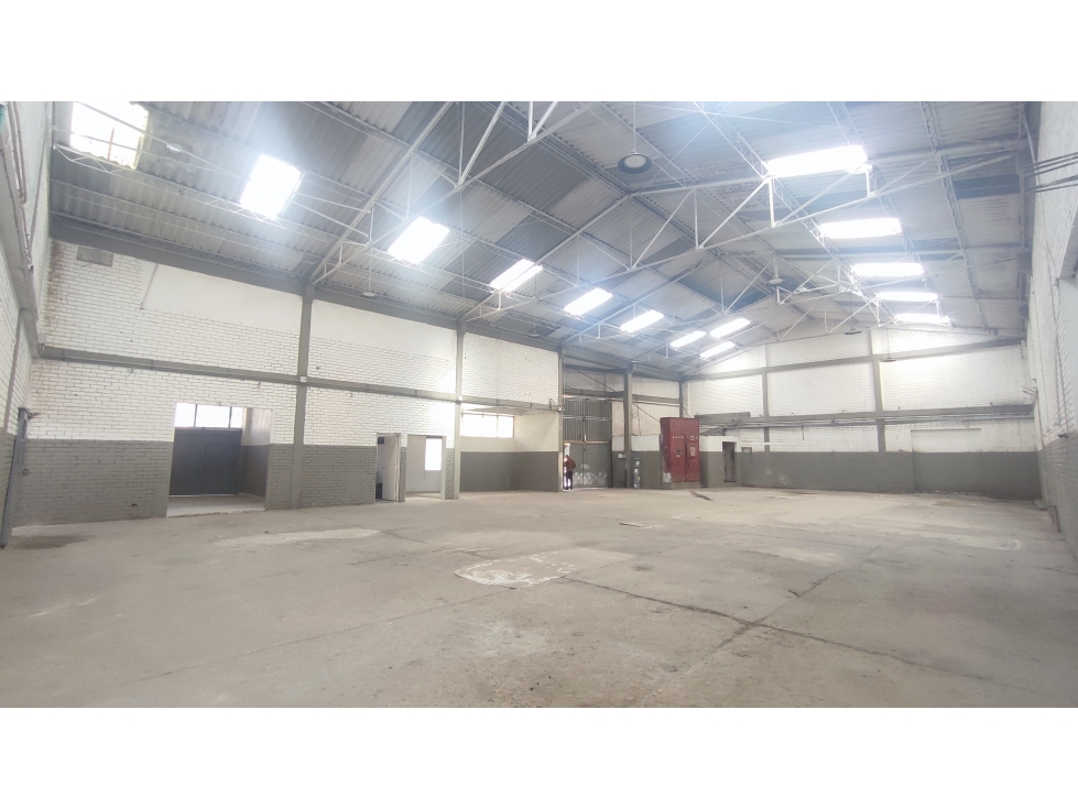 ARRIENDO BODEGA DE 850 m² EN PUENTE ARANDA, CARGA ELÉCTRICA 500 KVA — foto 6
