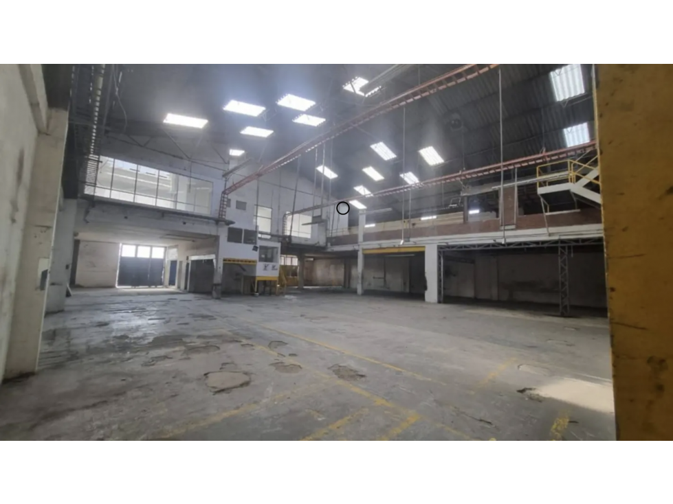 BODEGA DE 1.882 m² EN MONTEVIDEO — foto 4