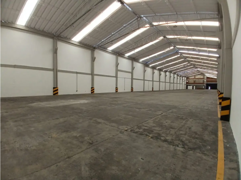 BODEGA DE 2.418 M² EN LA ALQUERIA — foto 5