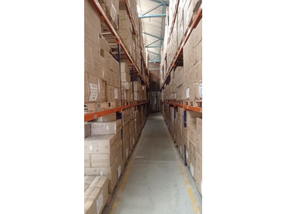BODEGA DE 855 M² PARQUE INDUSTRIAL EN PUENTE ARANDA CENTRO INDUSTRIAL