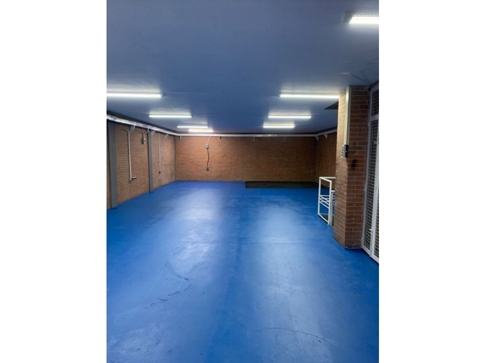 ARRIENDO BODEGA DE 650 M² BARRIO SAN FERNANDO