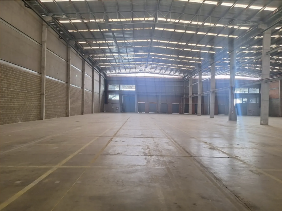 BODEGA DE 4.521 M² EN PARQUE INDUSTRIAL EN FONTIBÓN — foto 6