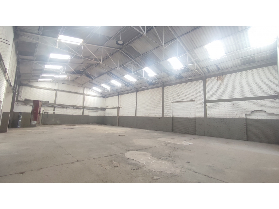 ARRIENDO BODEGA DE 850 m² EN PUENTE ARANDA, CARGA ELÉCTRICA 500 KVA — foto 4