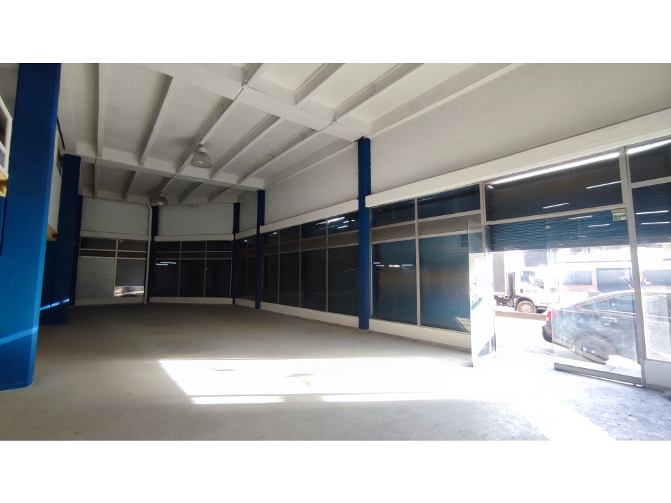 ARRIENDO MAGNÍFICO LOCAL COMERCIAL ESQUINERO 960 m² - 1