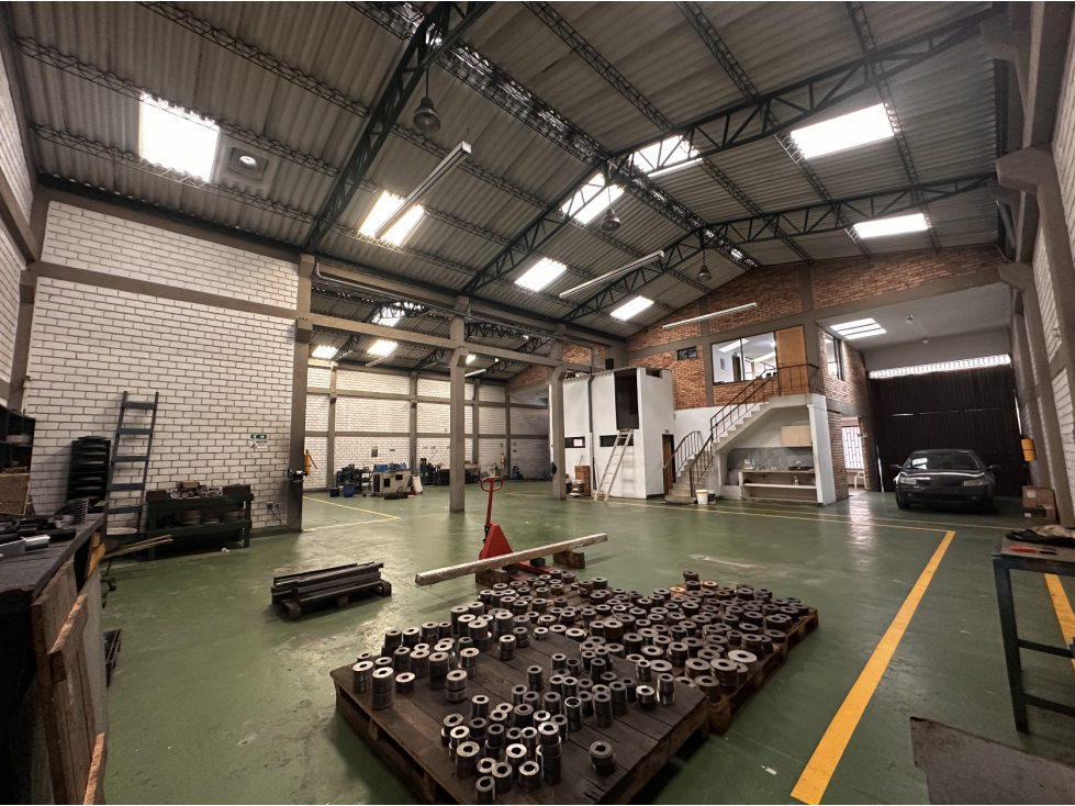 BODEGA DE 726,6 M² ORTEZAL, PUENTE ARANDA — foto 6