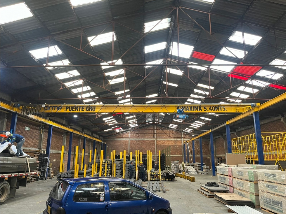 BODEGA DE 3.498 m² EN VENTA ZONA INDUSTRIAL DE PUENTE ARANDA - 2