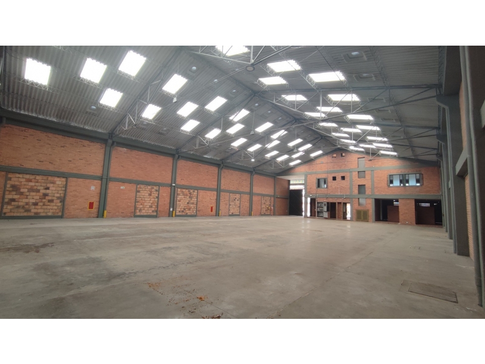 ARRIENDO BODEGA 1.270 m² ZONA INDUSTRIAL FONTIBON