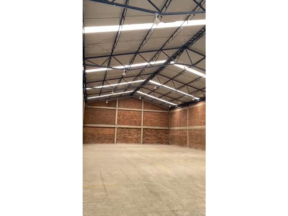 SE ARRIENDA BODEGA 700 m² MONTEVIDEO — foto 3