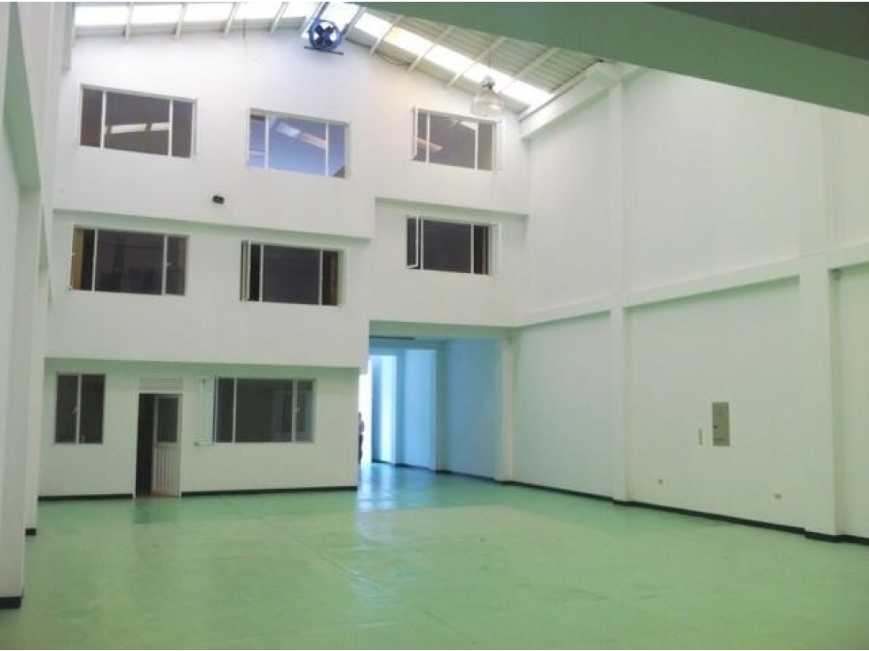 ARREINDO BODEGA 470 m² FONTIBON — foto 2