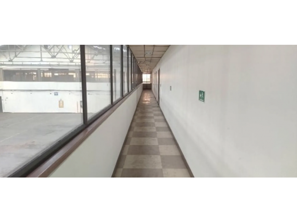 BODEGA DE 4.956 m² EN ZONA INDUSTRIAL DE PUENTE ARANDA — foto 4